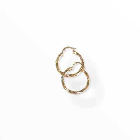 Diamond cut hoop earrings in 18kts of gold plated