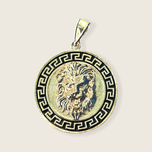 Lion pendant medallion with roman black edges in 18kts of gold plated charms