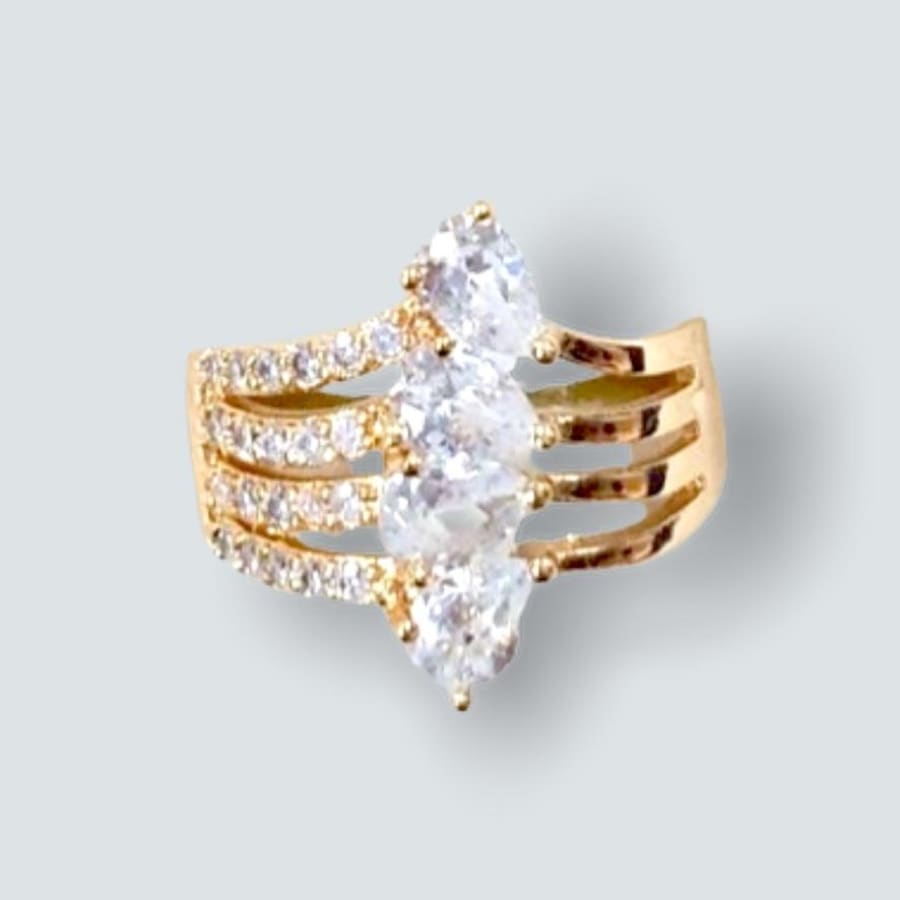 Three stones ring in 18k of gold plated