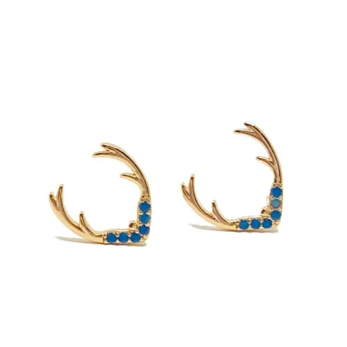 Tinny antlers studs earrings in 18kts of gold plated