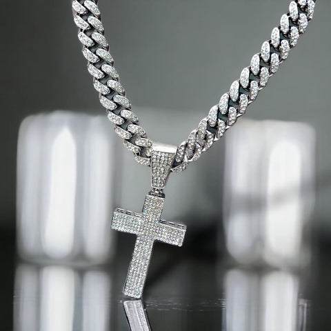 Four girls and a boy charm pendant necklace in of 14k of gold plated