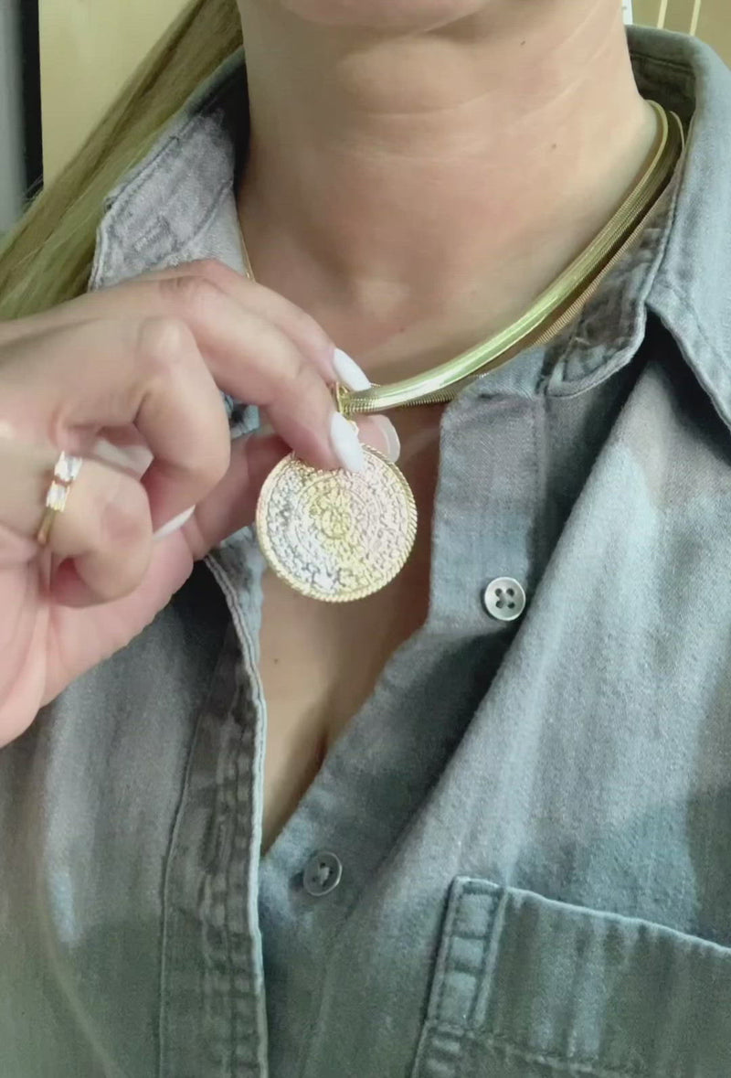 Tricolor aztec sun calendar pendant in 18k of gold plating