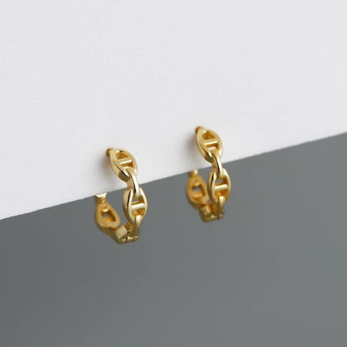 Chain link huggies in 18kt of gold plated hoops earrings