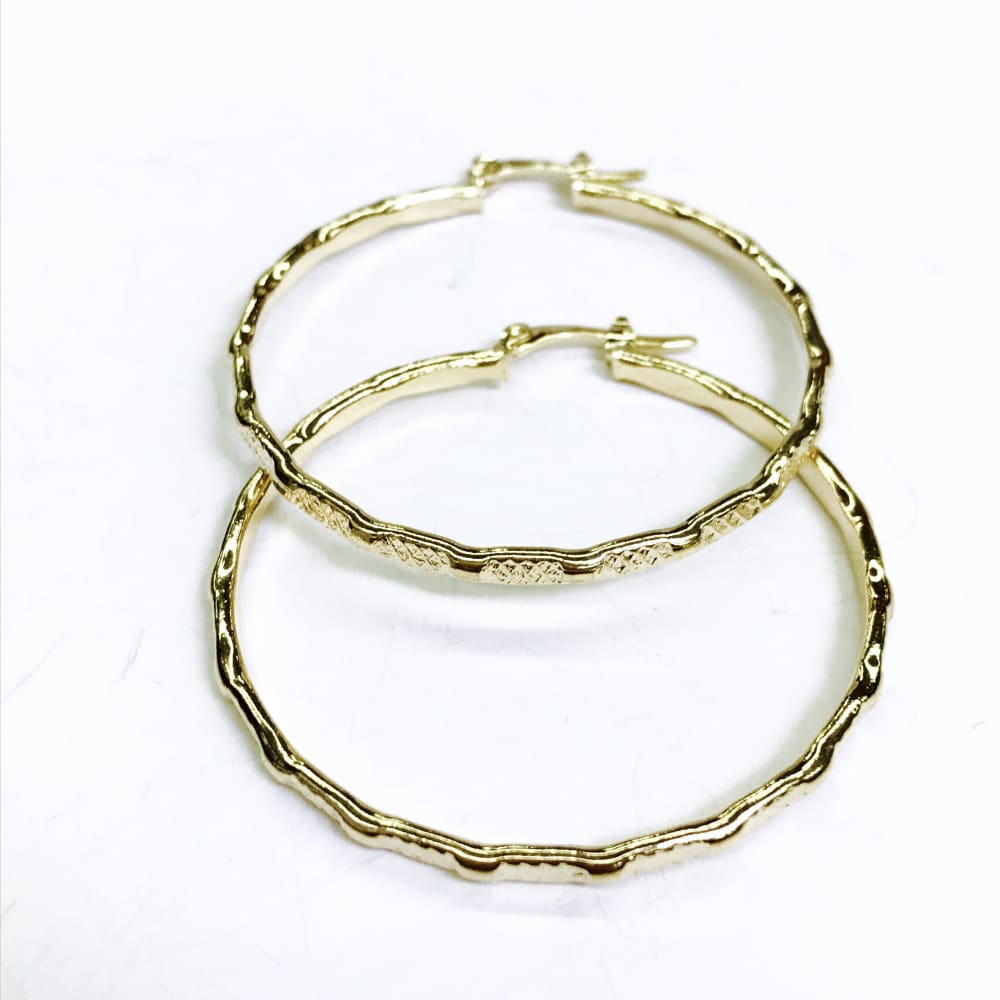 Indent in/out 18kts of gold plated earrings hoops earrings