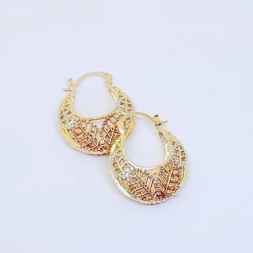 Leaf filigree hoops earrings 18kts of gold plated earrings