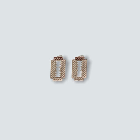 Multicolor hearts cz studs in 18k of gold layered