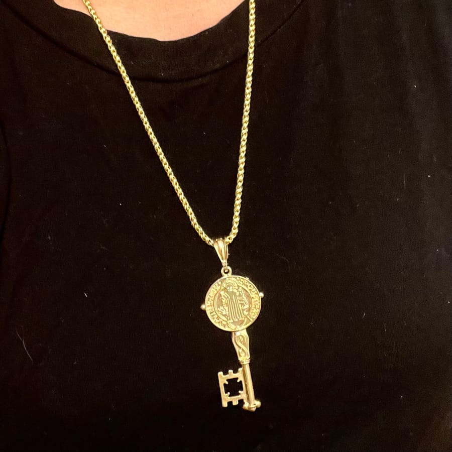San benito key pendant rope necklace