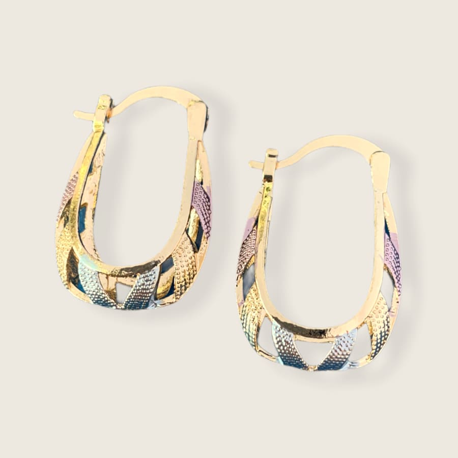 Sofia oval shape hoops earrings in 18k of gold plated earrings