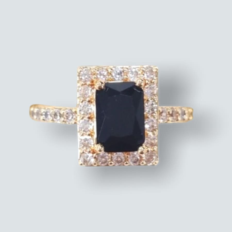 Square shape faux stone ring in 18k of gold plated black / 6 rings