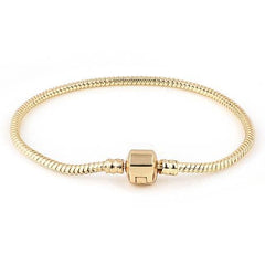 The mommie charm 18kts of gold plated bracelet bracelet7.5’l