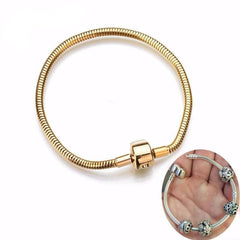 The mommie charm 18kts of gold plated bracelet 7.5’l