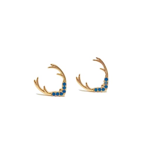 Tinny antlers studs earrings in 18kts of gold plated