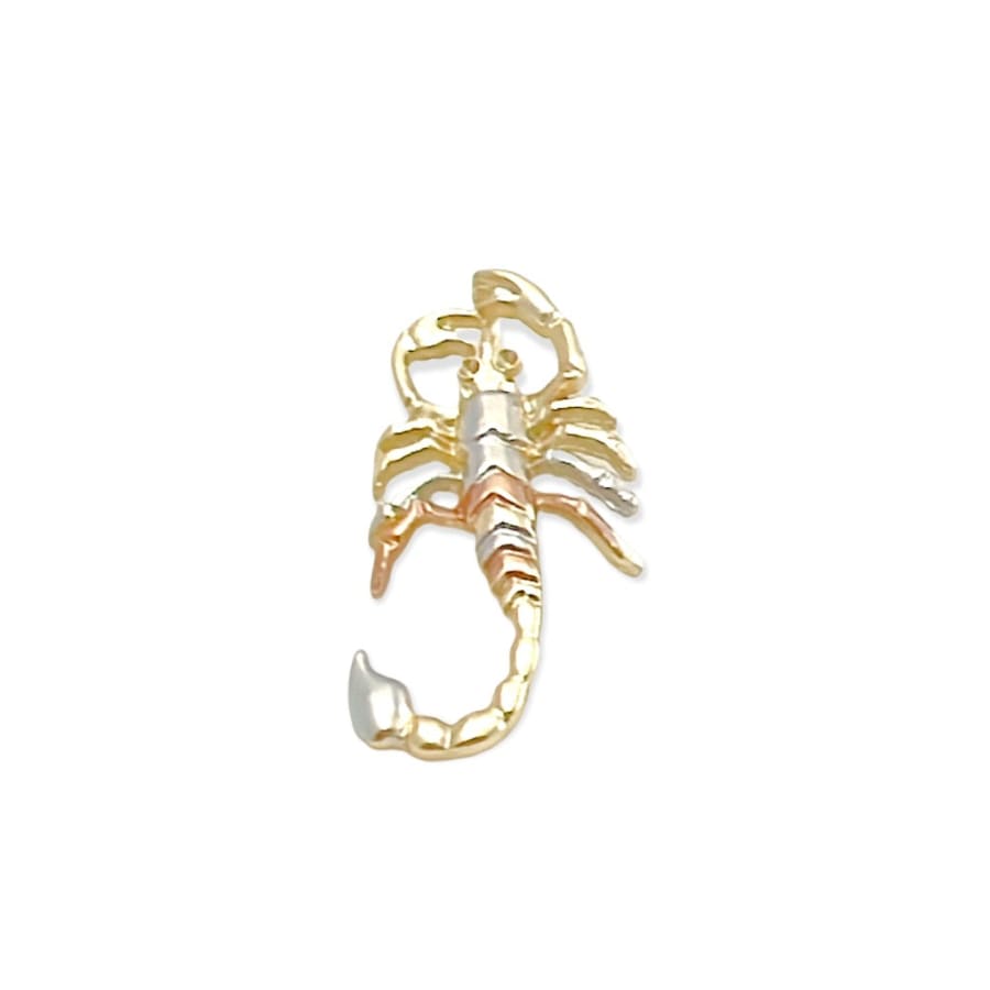 Tricolor scorpion pendant in 18k of gold layering charms & pendants